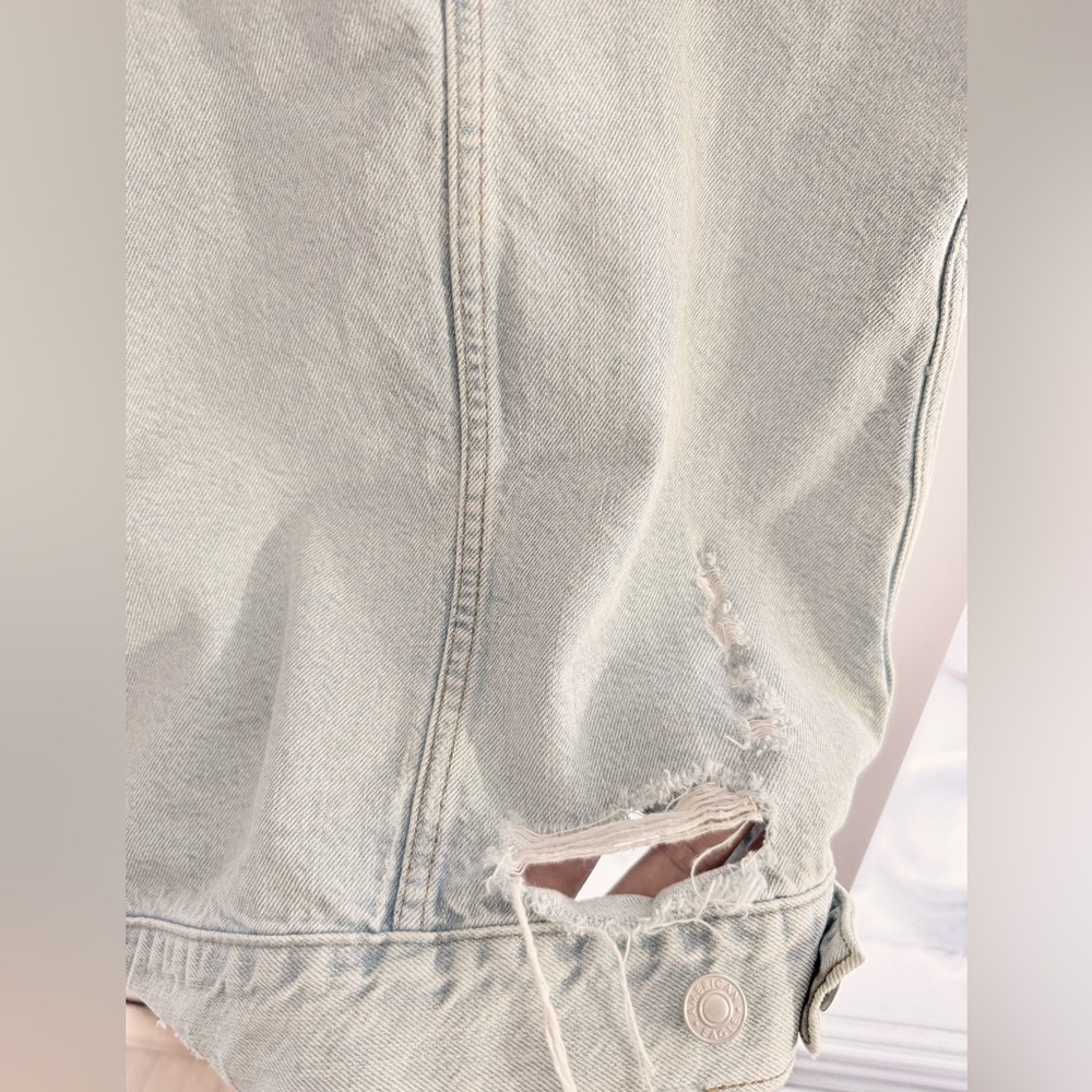 American Eagle Outfitters Light Blue Denim Jacket - Picture 5 of 7